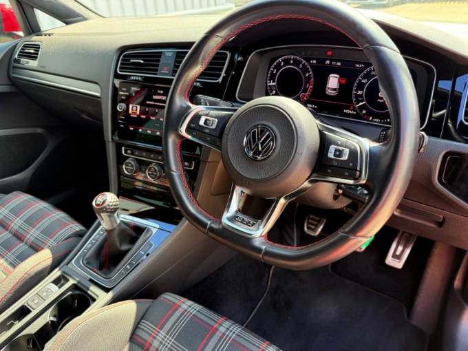 2025 Volkswagen Golf