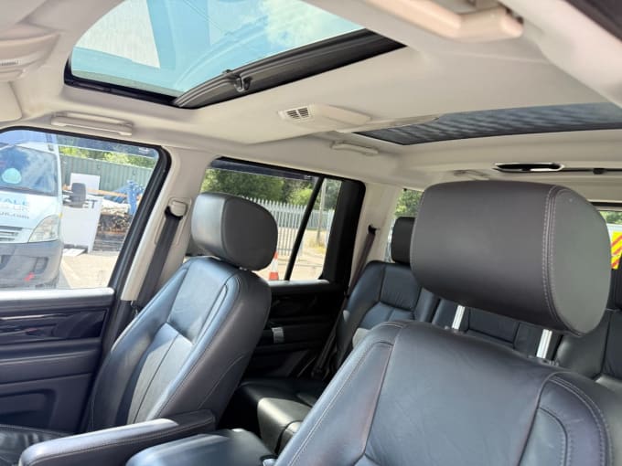 2025 Land Rover Discovery 4