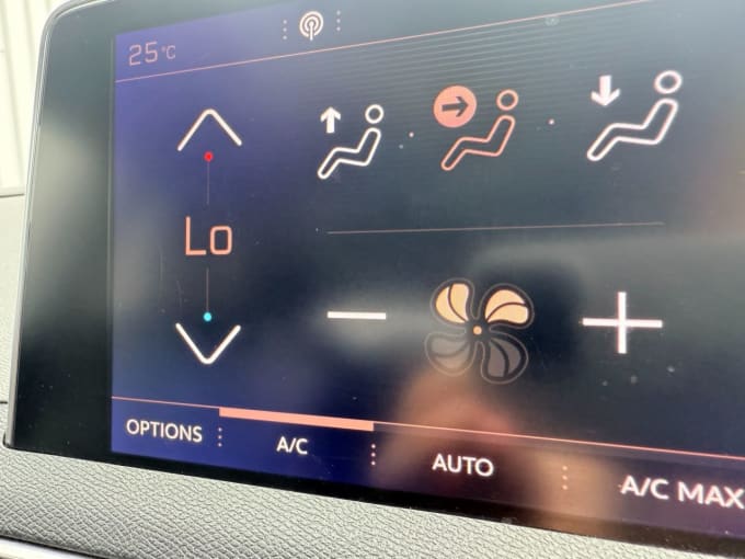 2025 Peugeot 3008