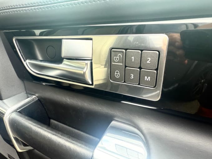 2025 Land Rover Discovery 4