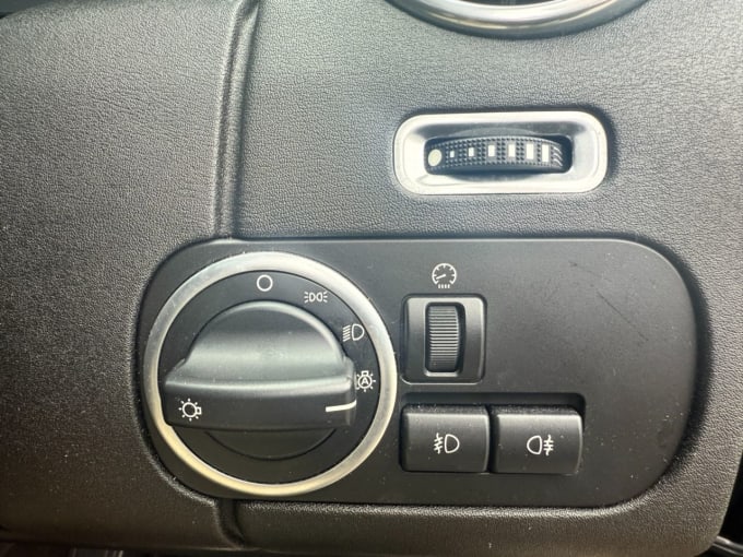 2025 Land Rover Discovery 4