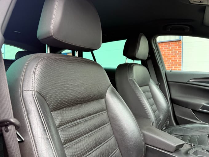 2025 Vauxhall Insignia