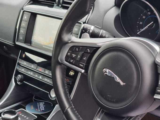 2025 Jaguar Xe