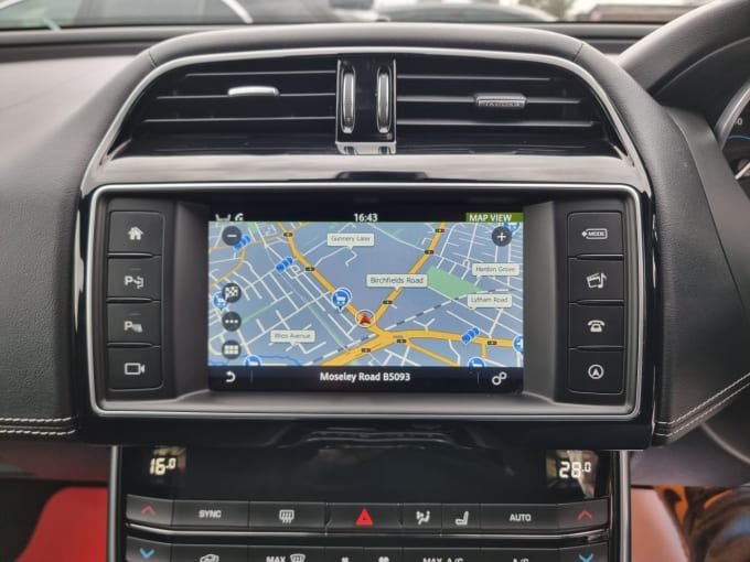 2025 Jaguar Xe