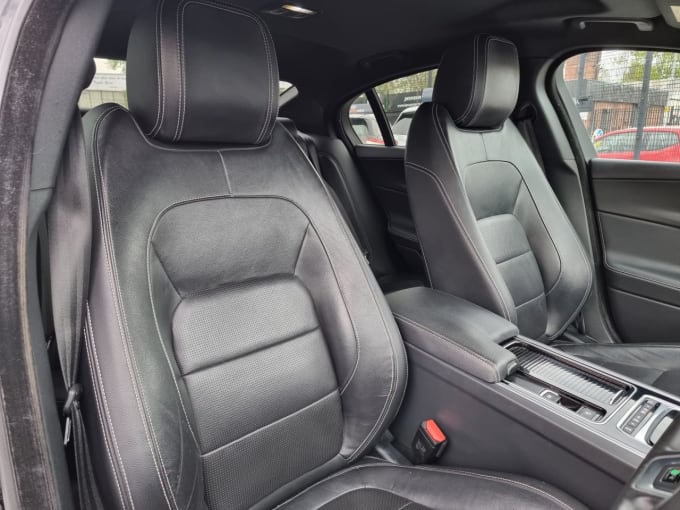 2025 Jaguar Xe