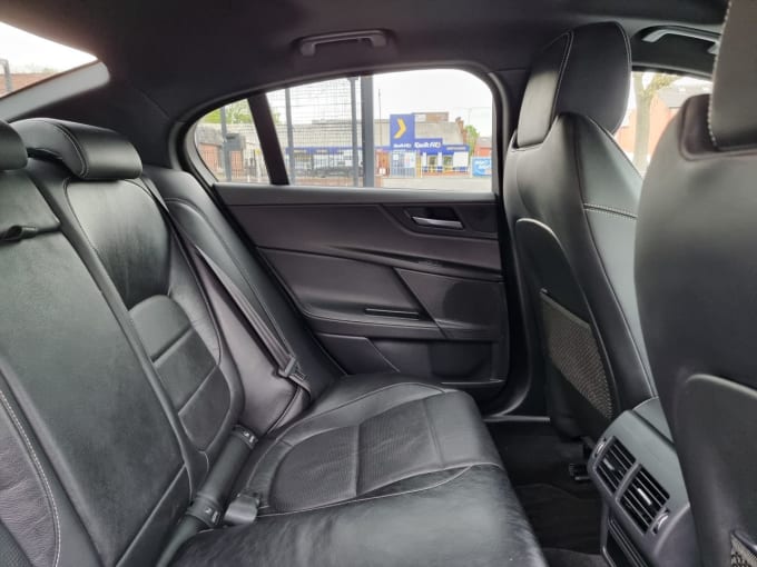 2025 Jaguar Xe