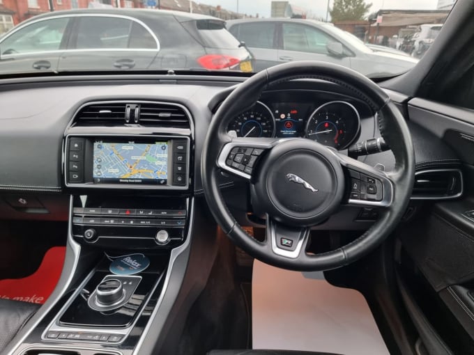 2025 Jaguar Xe