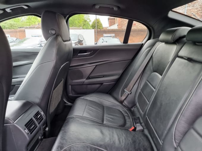 2025 Jaguar Xe