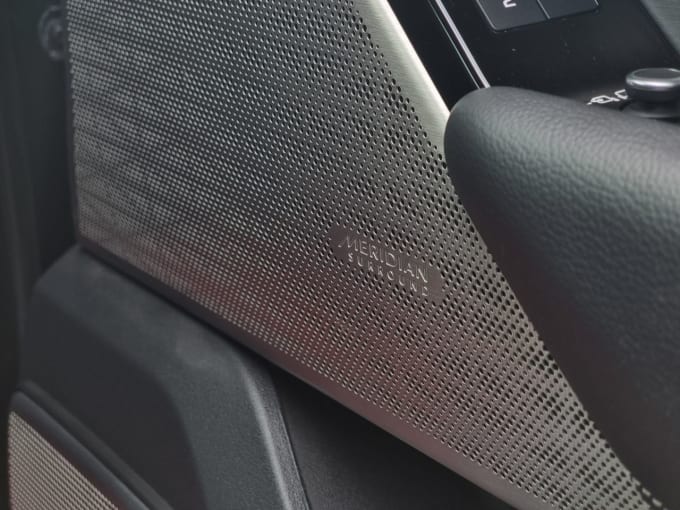 2025 Land Rover Range Rover Velar