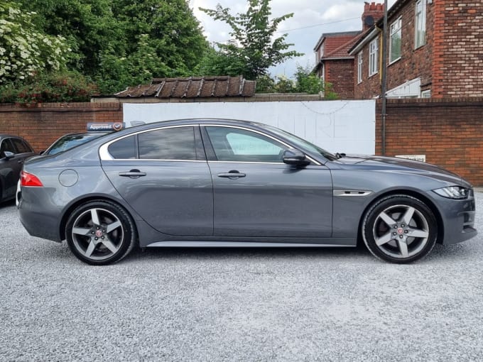 2025 Jaguar Xe