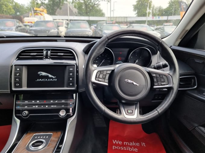 2025 Jaguar Xe