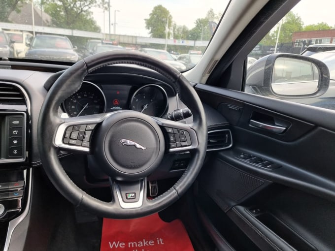 2025 Jaguar Xe