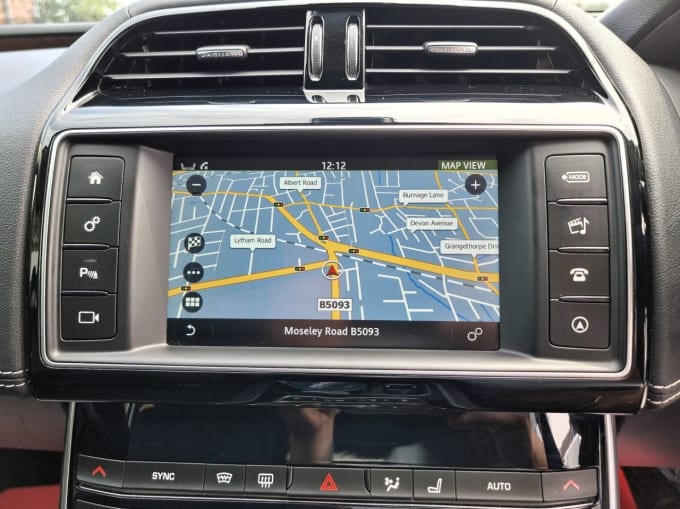 2025 Jaguar Xe