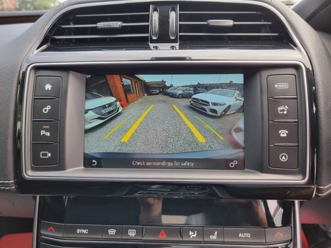 2025 Jaguar Xe