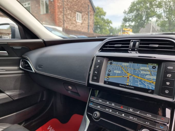 2025 Jaguar Xe