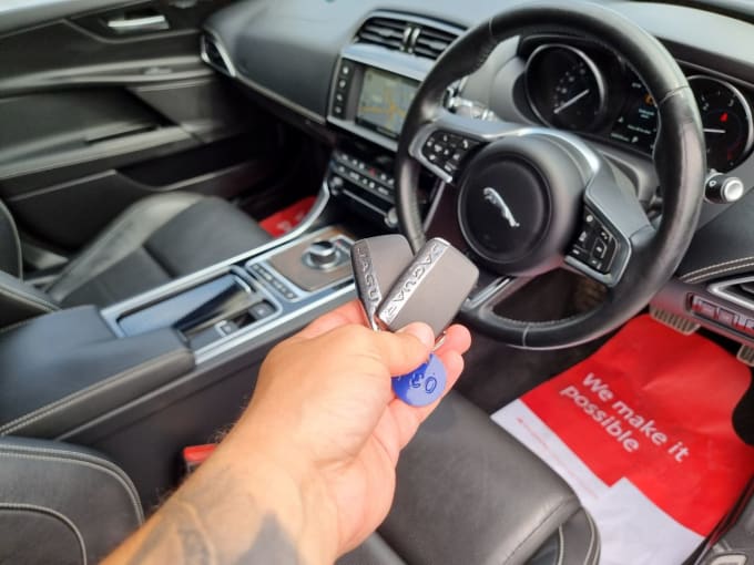 2025 Jaguar Xe
