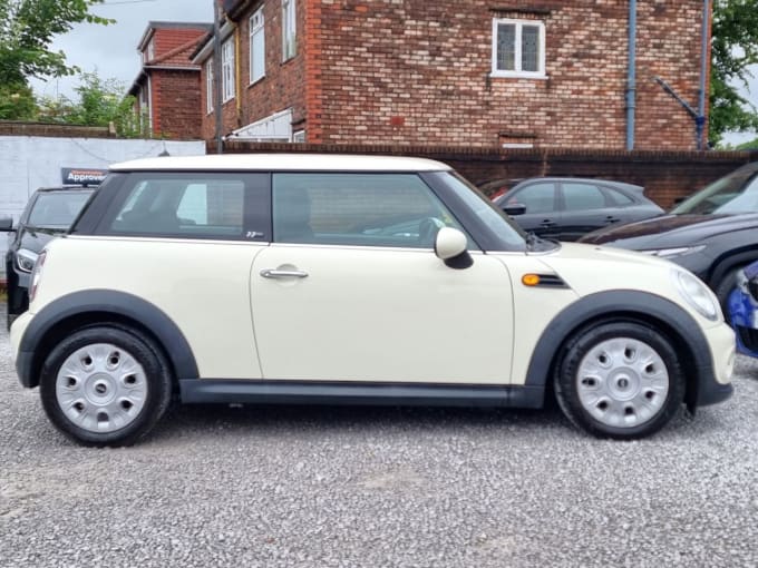 2025 Mini Hatch
