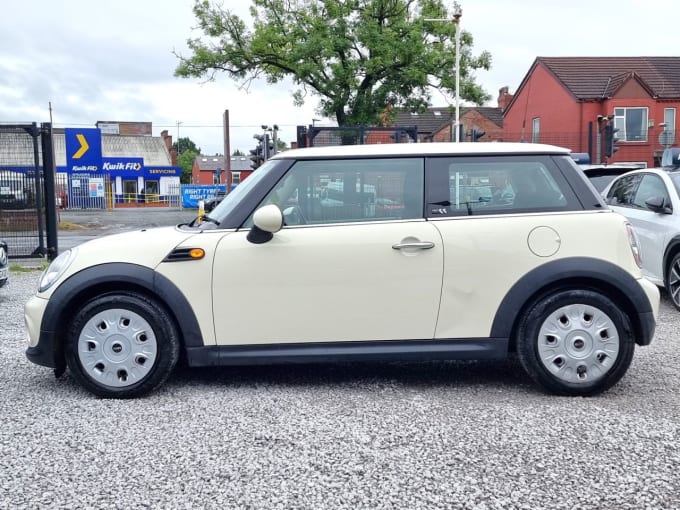 2025 Mini Hatch