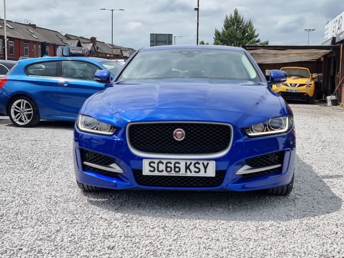 2025 Jaguar Xe