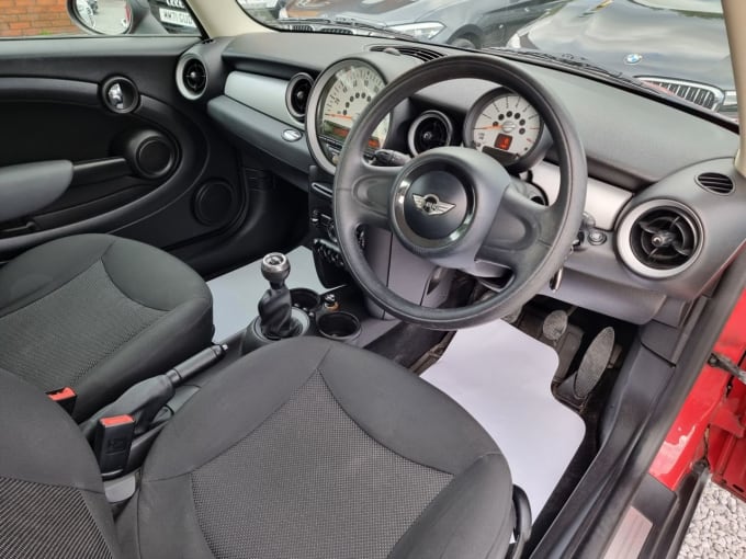 2025 Mini Hatch