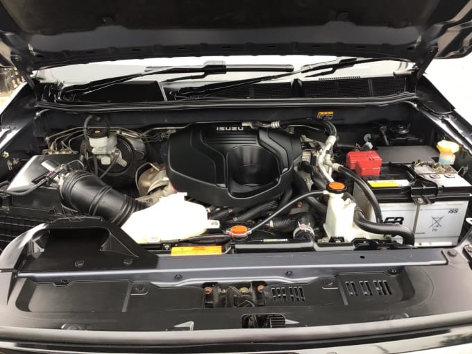 2025 Isuzu D-max
