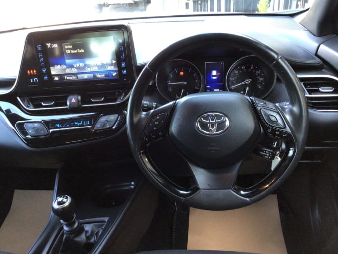 2025 Toyota C-hr