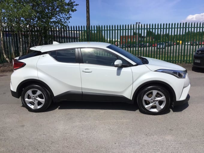 2025 Toyota C-hr