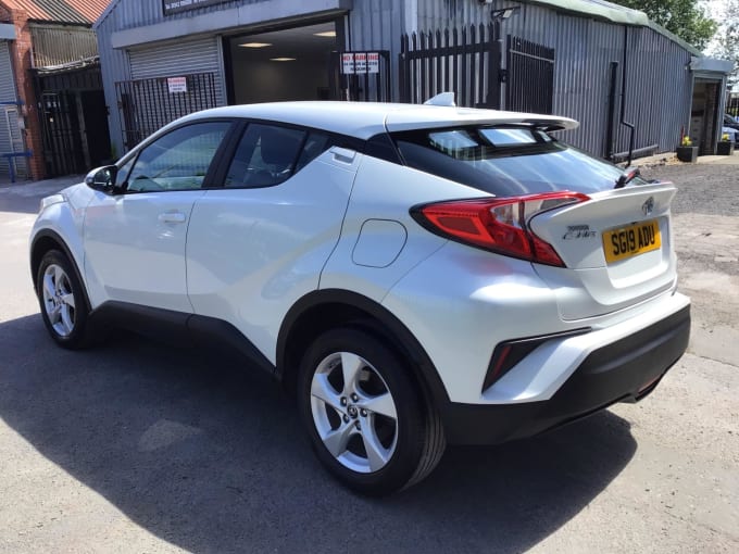 2025 Toyota C-hr