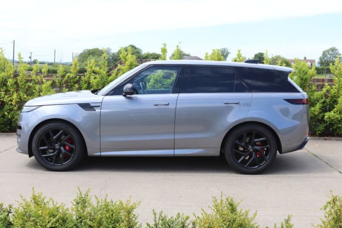 2025 Land Rover Range Rover Sport