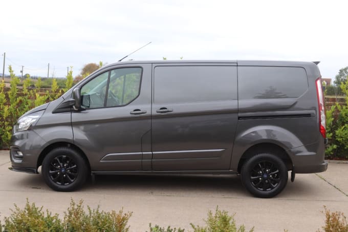 2024 Ford Transit Custom