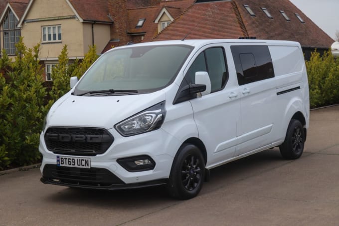 2025 Ford Transit Custom