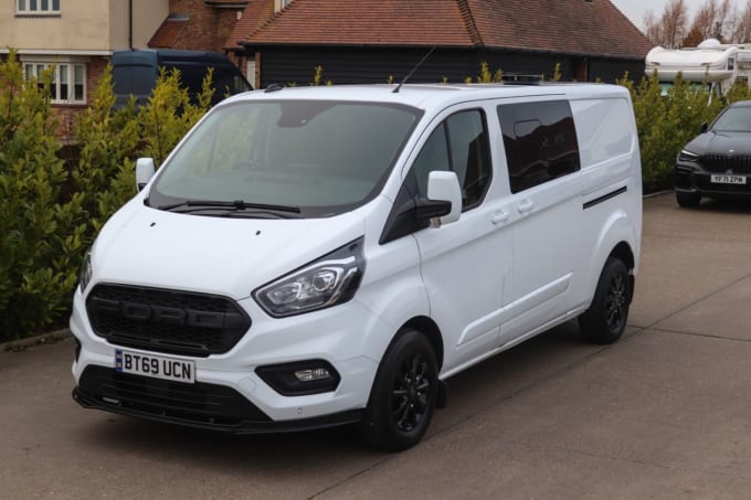 2025 Ford Transit Custom