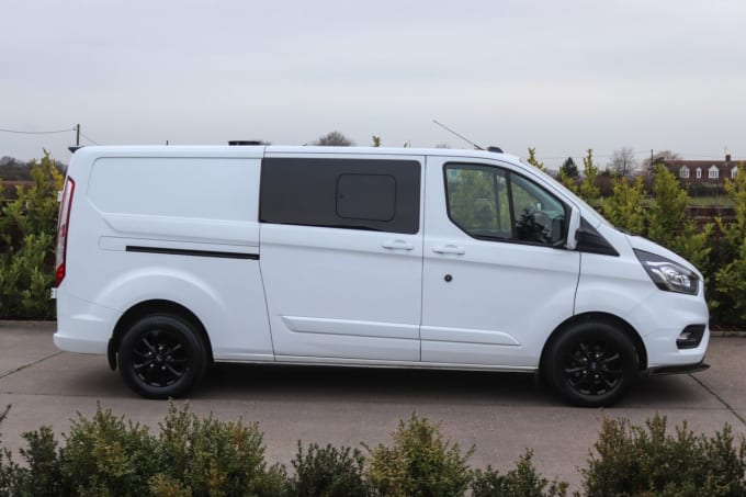 2025 Ford Transit Custom