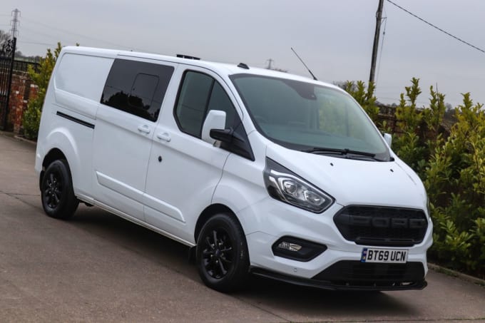 2025 Ford Transit Custom