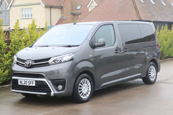 2025 Toyota Proace Verso