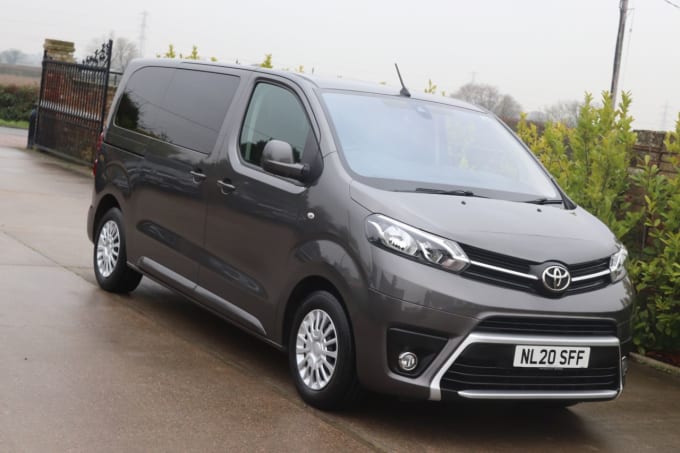 2025 Toyota Proace Verso