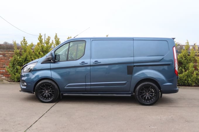 2025 Ford Transit Custom