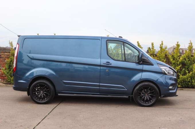 2025 Ford Transit Custom