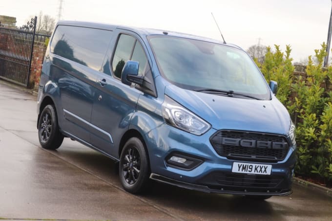 2025 Ford Transit Custom