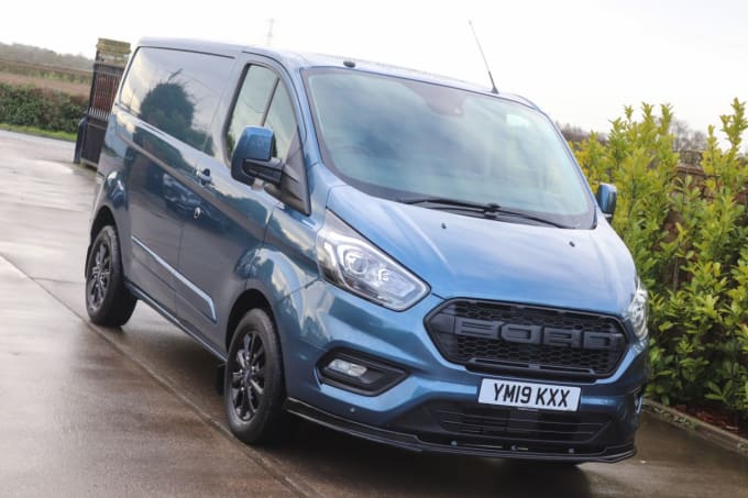 2025 Ford Transit Custom