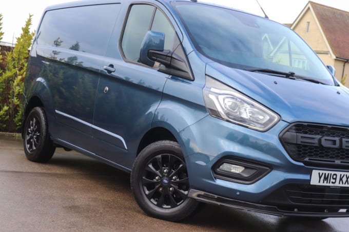 2025 Ford Transit Custom