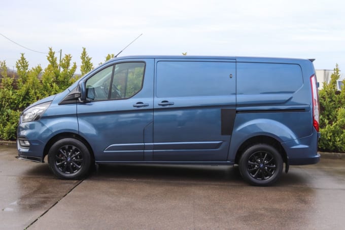 2025 Ford Transit Custom