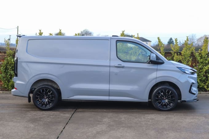 2025 Ford Transit Custom