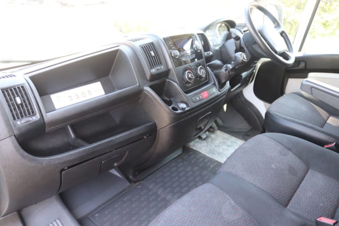 2025 Peugeot Boxer