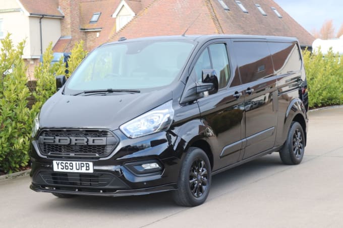 2025 Ford Transit Custom