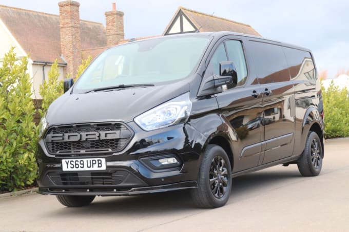 2025 Ford Transit Custom