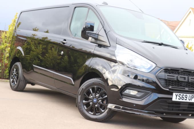 2025 Ford Transit Custom