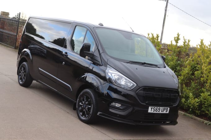 2025 Ford Transit Custom