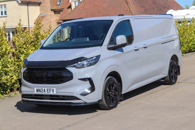2025 Ford Transit Custom