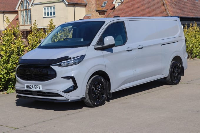 2025 Ford Transit Custom
